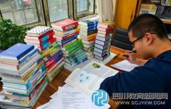 14歲少年自學攻讀大學 靠網(wǎng)絡學會鋼琴