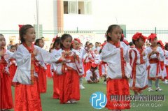 龍泉驛區(qū)元迪龍華幼兒園：國學(xué)傳經(jīng)典，